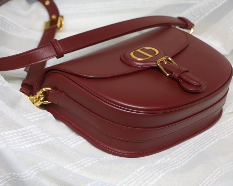 MEDIUM CD BOBBY 22CM WINE CALFSKIN GOLD HARDWARE