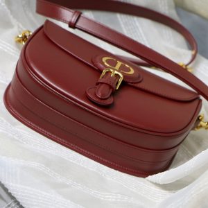 MEDIUM CD BOBBY 22CM WINE CALFSKIN GOLD HARDWARE