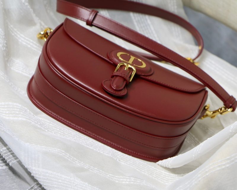 MEDIUM CD BOBBY 22CM WINE CALFSKIN GOLD HARDWARE