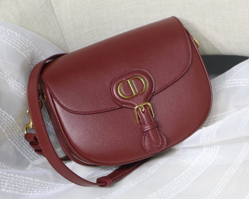 MEDIUM CD BOBBY 22CM WINE CALFSKIN GOLD HARDWARE