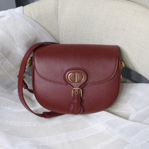 MEDIUM CD BOBBY 22CM WINE CALFSKIN GOLD HARDWARE