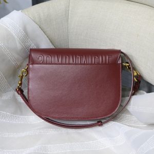 MEDIUM CD BOBBY 22CM WINE CALFSKIN GOLD HARDWARE