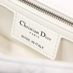 20211010_i1633842202_1493_8_jpg SMALL CARO BAG 20 WHITE CALFSKIN BLACK HARDWARE