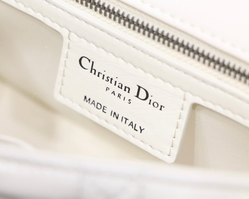 20211010_i1633842202_1493_8_jpg SMALL CARO BAG 20 WHITE CALFSKIN BLACK HARDWARE