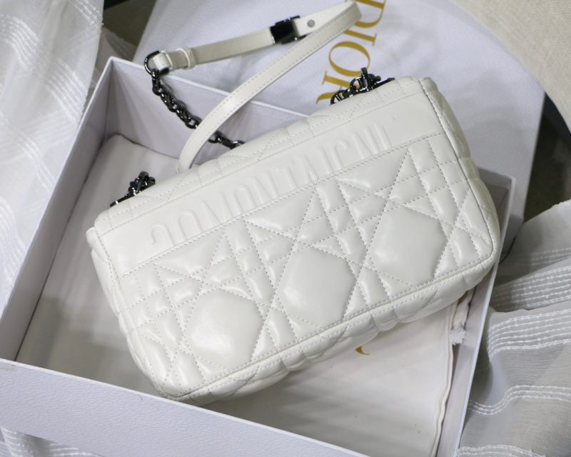 medium caro 25.5 white calfskin black hardware