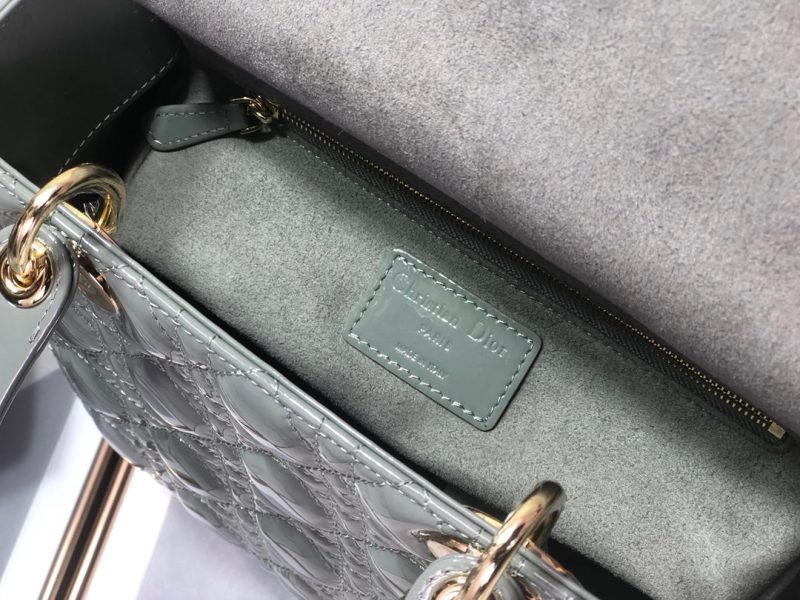 20211109_i1636393449_4241_8_jpg medium lady 24 grey patent calfskin