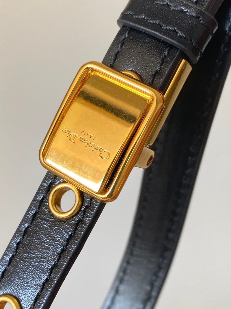 20211109_i1636468035_3792_6_jpg BOBBY EAST-WEST 22 BAG IN BLACK CALFSKIN