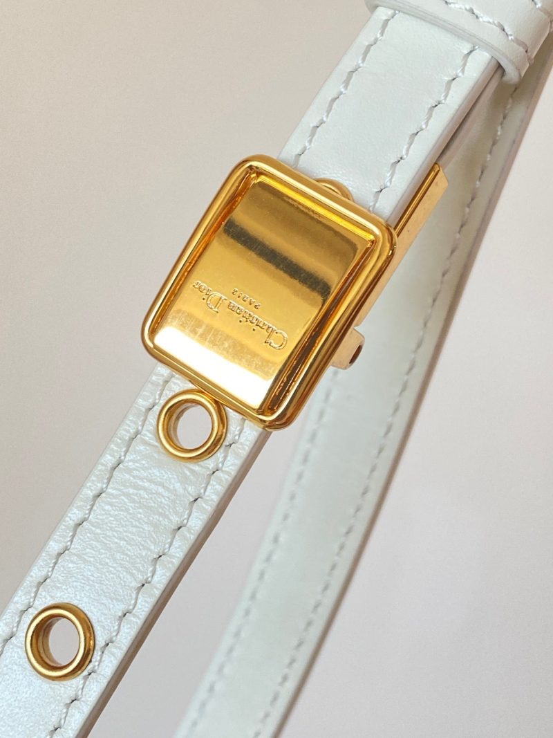 20211109_i1636468773_2519_6_jpg BOBBY EAST-WEST 22 BAG IN WHITE CALFSKIN