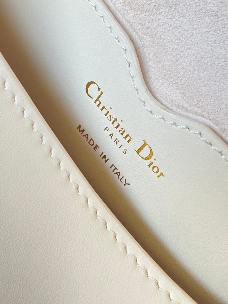 20211109_i1636468773_2983_8_jpg BOBBY EAST-WEST 22 BAG IN WHITE CALFSKIN