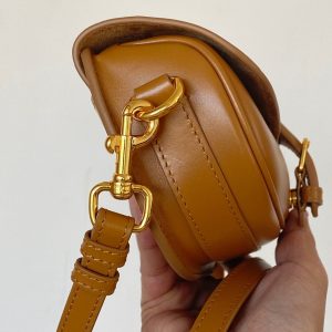 20211109_i1636468989_6016_4_jpg BOBBY EAST-WEST 22 BAG IN CHOCOLATE BROWN CALFSKIN