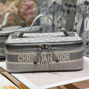 20211122_i1637564582_1035_1_jpg SMALL 24 VANITY CASE IN PALE GRAY MONOGRAM OBLIQUE JACQUARD