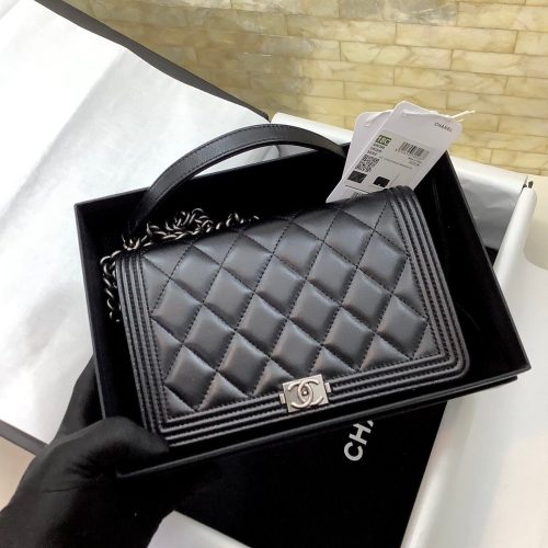 20211203_i1638473873_5638_1_jpg_c15fd236-68b5-4998-ba0b-f1e620f53604 cc leboy woc 19cm black quilted lambskin silver hardware