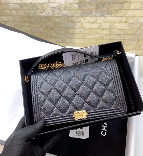 20211203_i1638474080_6692_2_jpg_68932897-55ca-49ca-aa35-5ed90e5f8166 cc leboy woc 19cm black quilted caviar gold hardware