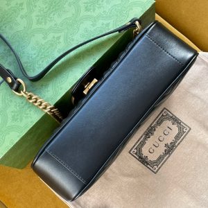 20211208_i1638961462_8913_3_jpg GG MARMONT MATELASSÉ LARGE 26 BAG BLACK CALFSKIN