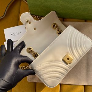 20211208_i1638962539_1386_5_jpg GG MARMONT MATELASSÉ SMALL 22 BAG WHITE CALFSKIN