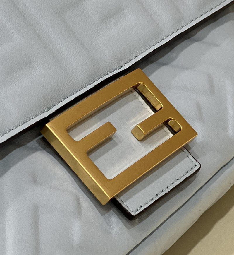 20220113_i1642050654_8500_4_jpg Baguette 27cm Cloud Blue Lambskin Gold Hardware