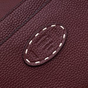 PEEKABOO ISEEU 33 IN SANGRIA RED GRAINED CALFSKIN GOLD HARDWARE