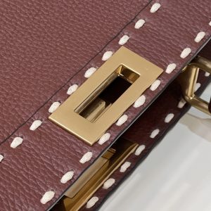 PEEKABOO ISEEU 33 IN SANGRIA RED GRAINED CALFSKIN GOLD HARDWARE