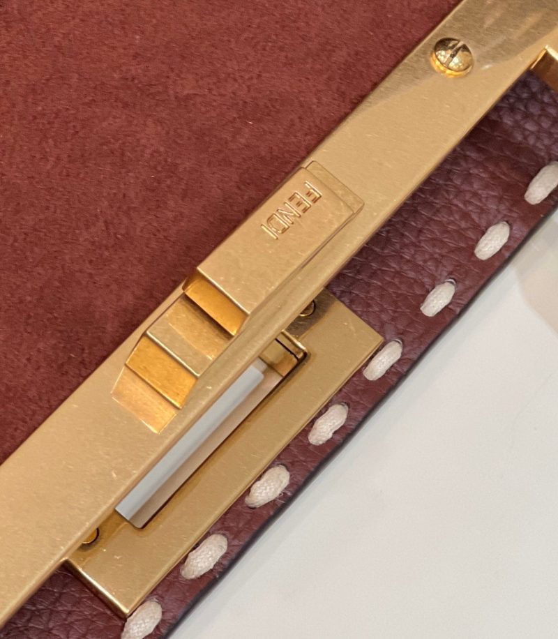 PEEKABOO ISEEU 33 IN SANGRIA RED GRAINED CALFSKIN GOLD HARDWARE