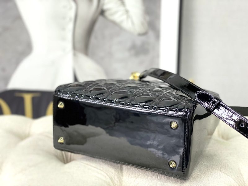 20220311_i1646968231_2231_7_jpg medium lady 24 black patent calfskin