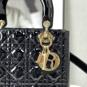 20220311_i1646968231_3383_3_jpg medium lady 24 black patent calfskin