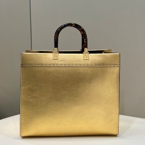 SHINE LARGE 35 TOTE IN GOLDEN CALFSKIN