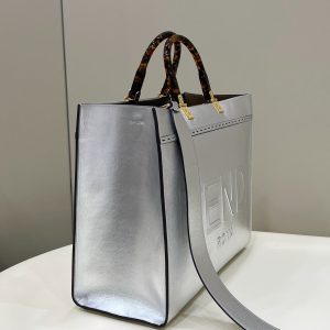 SHINE LARGE 35 TOTE IN SILVER CALFSKIN