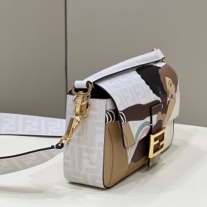 FendiI 27 BAGUETTE BAG IN WHITE CALFSKIN ATTACH STICKER GOLD HARDWARE