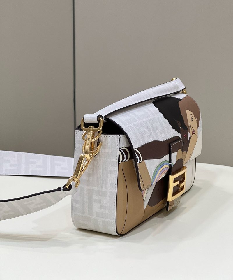 FendiI 27 BAGUETTE BAG IN WHITE CALFSKIN ATTACH STICKER GOLD HARDWARE