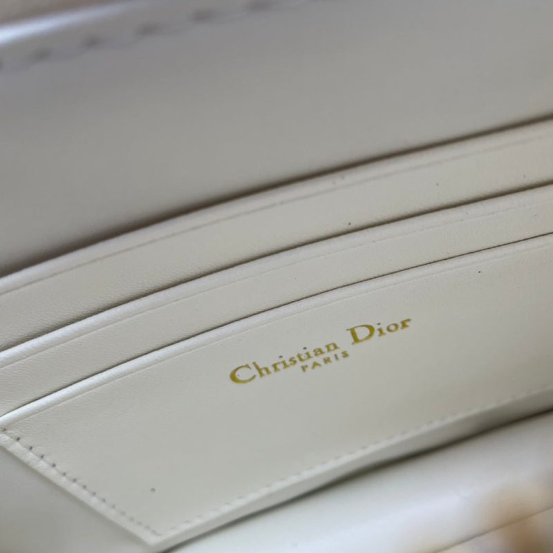 20220403_i1648916173_5671_8_jpg CARO POUCH 19 BAG IN WHITE CALFSKIN