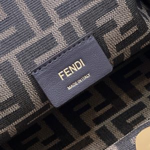 FendiI FIRST SMALL 32 IN WHITE NAPPA LEATHER BAG GOLD HARDWARE
