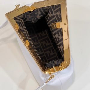 FendiI FIRST SMALL 32 IN WHITE NAPPA LEATHER BAG GOLD HARDWARE