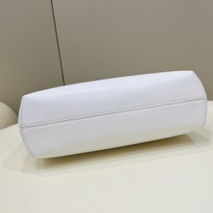 FendiI FIRST SMALL 32 IN WHITE NAPPA LEATHER BAG GOLD HARDWARE