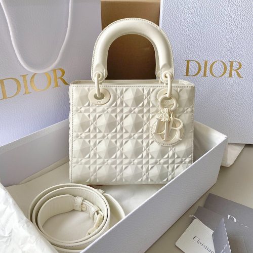 20220505_i1651758302_6002_8_jpg_6b9f3933-3541-4cb9-908f-040c6683824a SMALL LADY 20 WHITE LAMBSKIN DIAMOND MOTIF