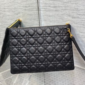 cd large caro daily black calfskin pouch