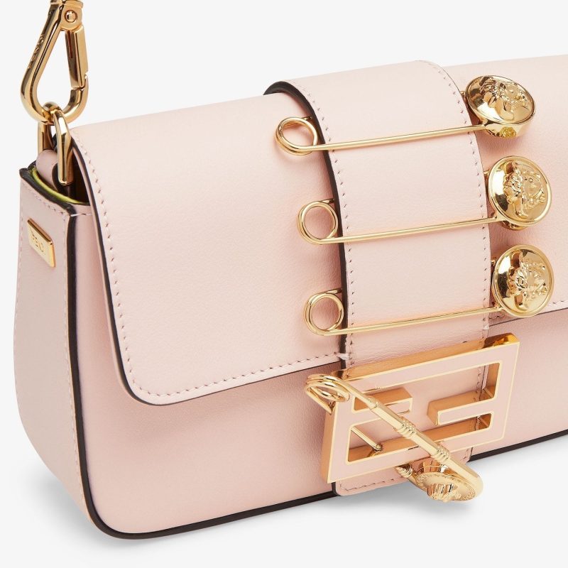 FendiI FendiACE BROOCH MINI 20 BAGUETTE BAG IN LIGHT PINK CALFSKIN