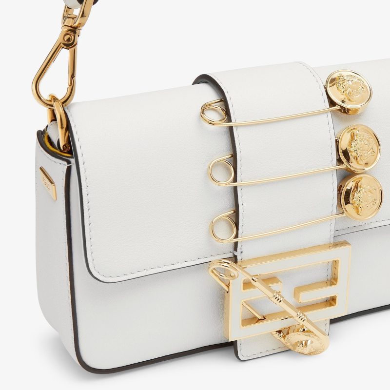 FendiI FendiACE BROOCH MINI 20 BAGUETTE BAG IN WHITE CALFSKIN