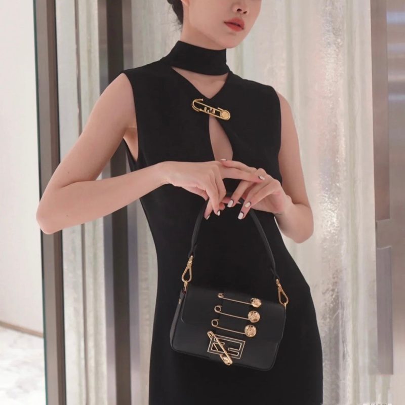 FendiI FendiACE BROOCH MINI 20 BAGUETTE BAG IN BLACK CALFSKIN