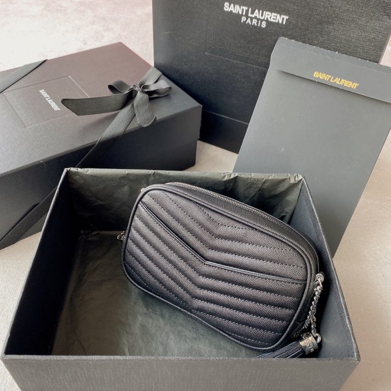 20220530_i1653896777_2978_1_jpg LOU MINI CAMERA BAG 19 IN BLACK CAVIAR PATTERN CALFSKIN SILVER HARDWARE