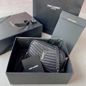 20220530_i1653896777_6371_0_jpg LOU MINI CAMERA BAG 19 IN BLACK CAVIAR PATTERN CALFSKIN SILVER HARDWARE