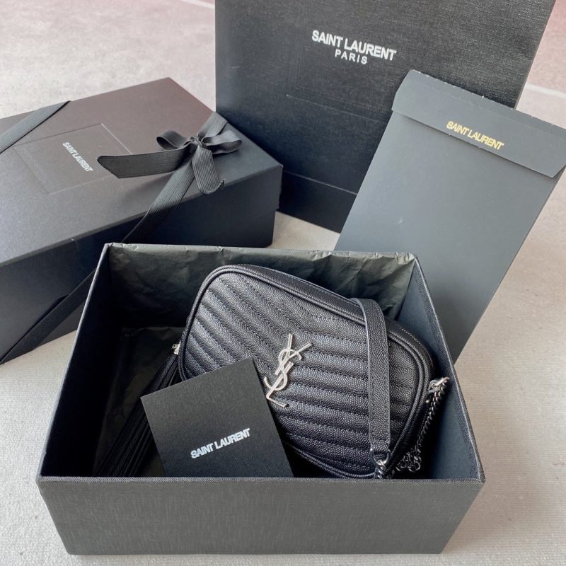 20220530_i1653896777_6371_0_jpg LOU MINI CAMERA BAG 19 IN BLACK CAVIAR PATTERN CALFSKIN SILVER HARDWARE