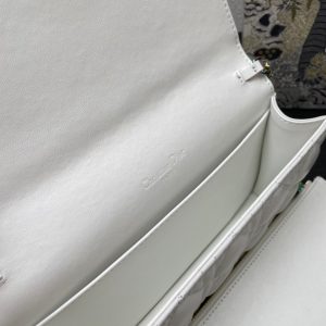 20220701_i1656687770_2249_8_jpg CARO SLIM POUCH 21 BAG IN WHITE CALFSKIN