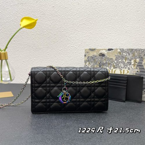 20220701_i1656687781_328_1_jpg CARO SLIM POUCH 21 BAG IN BLACK CALFSKIN