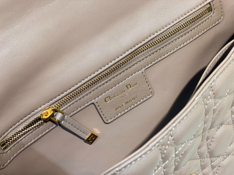 20220702_i1656739399_2904_7_jpg LARGE CARO BAG 28 WARM TAUPE CALFSKIN