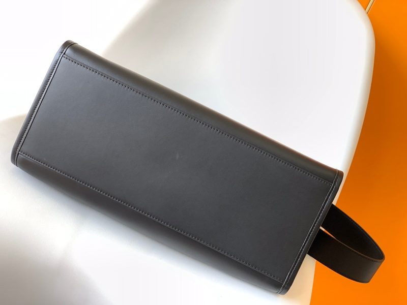 Fendi Sunshine Medium Bag 35 Black Leather