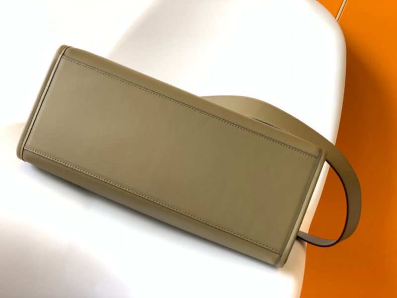 Fendi Sunshine Medium Bag 35 Olive Leather