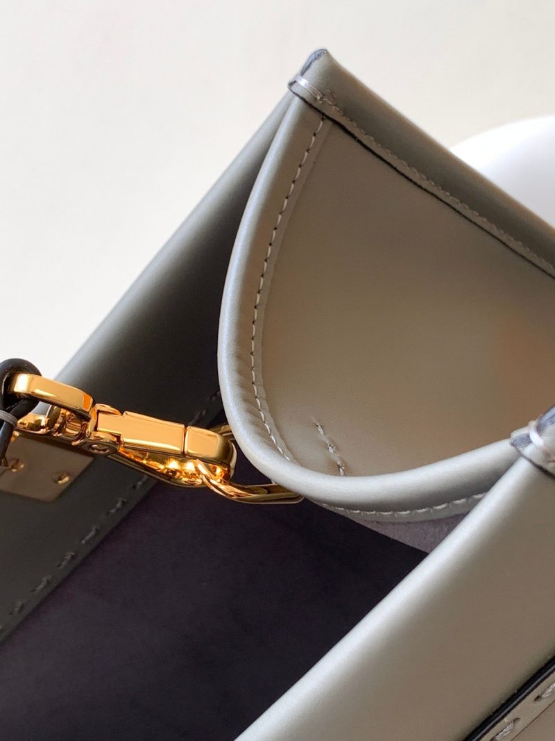 20220716_i1657960276_6352_6_jpg_a383c84f-044f-44bc-94b4-fb22e12ade90 Fendi Sunshine Medium Bag 35 Grey Leather