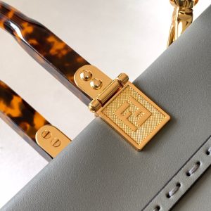 20220716_i1657960276_8789_7_jpg_5f6408d0-68dc-4792-a0a6-45ecbbbd30af Fendi Sunshine Medium Bag 35 Grey Leather