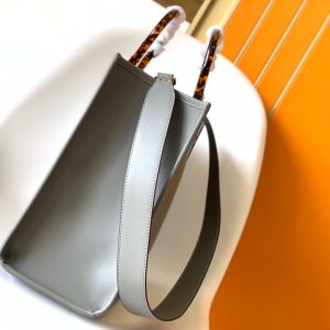 20220716_i1657960276_9435_3_jpg_a9e3515e-e9eb-426b-8f12-67862cf68789 Fendi Sunshine Medium Bag 35 Grey Leather