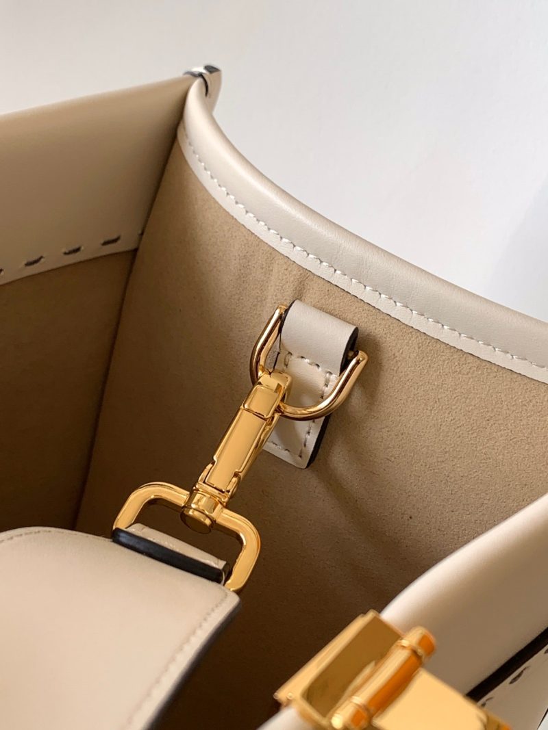 20220716_i1657960319_2356_6_jpg_e98bd7b5-e53c-4b23-bdcb-182c20610fd1 Fendi Sunshine Medium Bag 35 White Leather